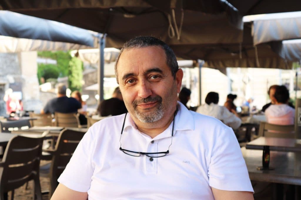 Portrait du Dr Abdelmalik KHEBBEB, vice-président d'ASHIFA